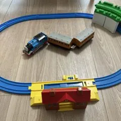 プラレール きかんしゃトーマス 車両と駅セット　はじめて