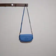 青いショルダーバッグ トリーバーチ