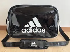 PUMAエナメルスポーツバック