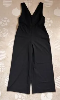 UNIQLO Vネックサロペット