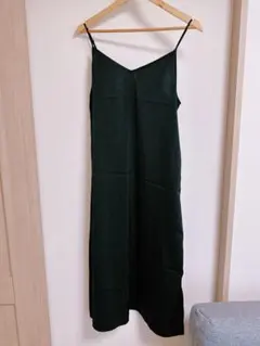 ブラック キャミワンピース UNIQLO