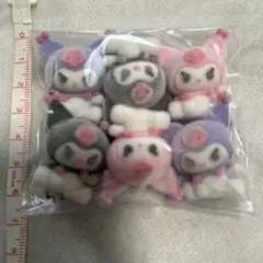 ハンドメイドパーツ　クロミちゃんビーズクッション8個セット