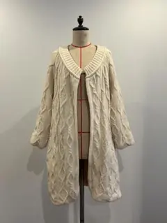 アイボリー ケーブルニットカーディガン　cuccia