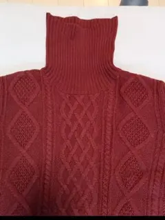 【タグ付き新品】バーガンディ ケーブルニット タートルネックセーター