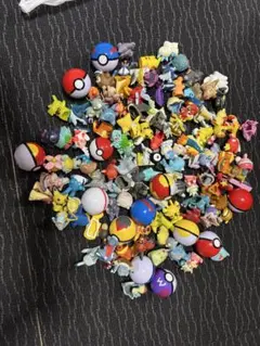 ポケモン フィギュアとポケモンボール多数セット