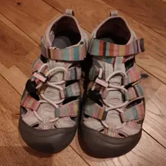KEEN マルチカラー サンダル　20cm ピンク