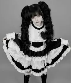 フリルに埋もれて見る悪夢ドレス Mサイズ - メルカリ