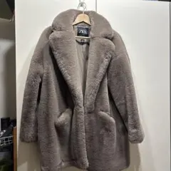 ZARA フェイク ファー コート グレーベージュ 新品 未使用！のサムネイル