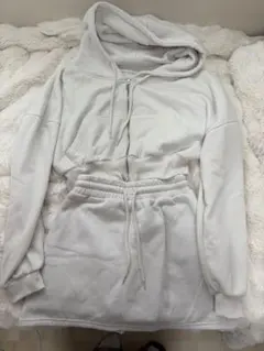 GRLホワイトスウェットセットアップ