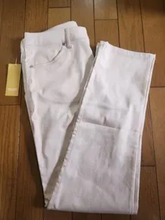 ベルーナPREMIUM SATIN カジュアルパンツ 薄ピンク　サイズLのサムネイル