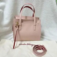 赤 ハンドバッグ