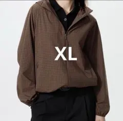 ユニクロ　ポケッタブルUVカットパーカ