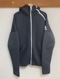 adidas ブラック フルジップパーカー