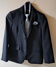 男児　150 黒 ストライプスーツ ネクタイ付き