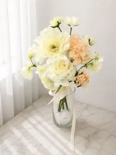 ウェディングブーケ　ブートニア　造花　リボン付き　淡いオレンジ　ホワイト