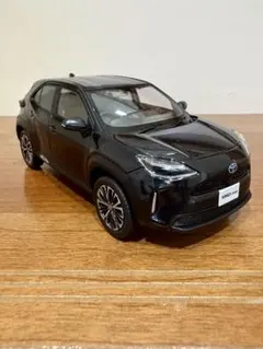 【美品】ヤリスクロス　カラーサンプル　ブラックマイカ【209】のサムネイル