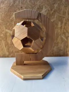 木製サッカーボールオブジェ 五角形ベース