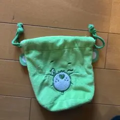 緑色の動物顔ポーチケアベア