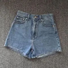 Levi's デニムショートパンツ　24インチのサムネイル