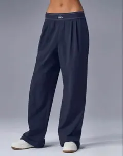 2026年最新】alo yoga パンツの人気アイテム - メルカリ