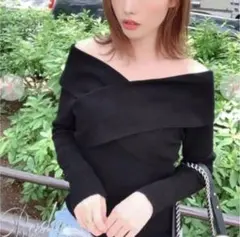 【美品】Rady カシュクールニット　オフショルダー 肩出し クロス　Ｖネック