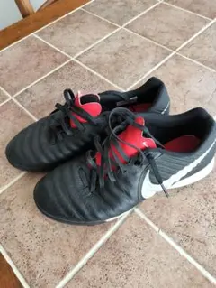 Nike Tiempo サッカーシューズ ブラック/レッド