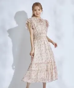 りぼん付きラッフルスリーブフラワープリントフリルティアードワンピース