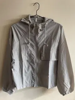 グレー フード付き マウンテンパーカーレディース　Mサイズ