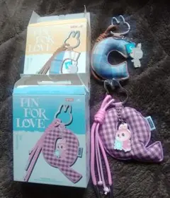 POP MART PIN FOR LOVE Q C ラブブ イニシャル チャーム