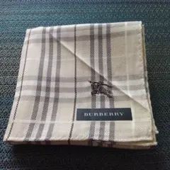 ✨️新品未使用✨️　BURBERRY ハンカチ ノバチェック ベージュのサムネイル