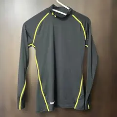 UNDER ARMOUR アンダーアーマー アンダーシャツ 長袖サイズSサイズ