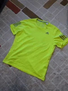 adidas_running 蛍光イエロー トップス