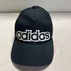 adidas 黒 キッズ　キャップ ロゴ入り