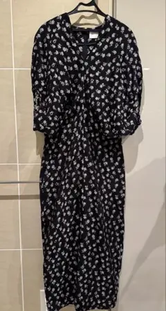 Mame Kurogouchi 花柄ワンピース MM25SS-DR020のサムネイル