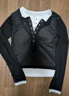 透け感のある黒白長袖Tシャツ