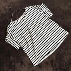 【Feroux】ボーダーデザインカットソー（フリー）ホワイト×ブラック Vネック