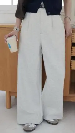 Discoat キレイメスウェットライクパンツ　ライトベージュ　Mサイズ