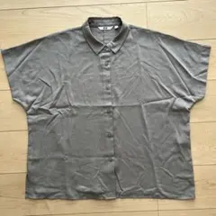 【美品】UNIQLO ドロップショルダー　レーヨンシャツ グレー Mサイズのサムネイル