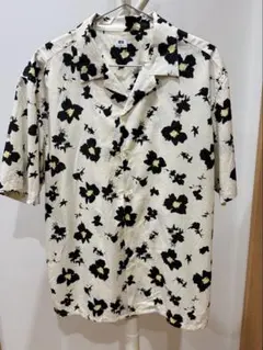 UNIQLO オープンカラーシャツ 花柄 Mサイズ　ユニセックスのサムネイル
