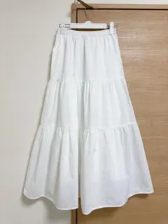 しまむら　ホワイト フレアロングスカートRadarista ティアードスカート