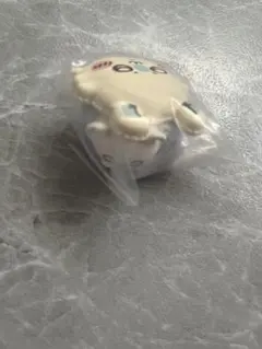 ちいかわ　きゃらまかろん　モモンガ　ガチャガチャ