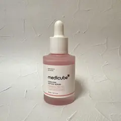 【美品】medicube PDRNピンクペプチドセラム 美容液　スキンケアのサムネイル