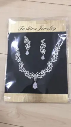 豪華3点セット：ウェディング ティアラ・ネックレス・イヤリング（ジルコニア）