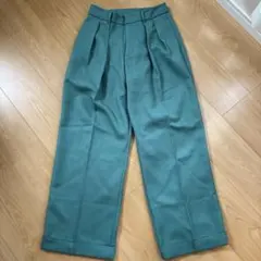 GU青緑色 プリーツ入り ワイドパンツ