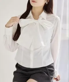 ナイスクラップ ボウタイリボンブラウス オフホワイト