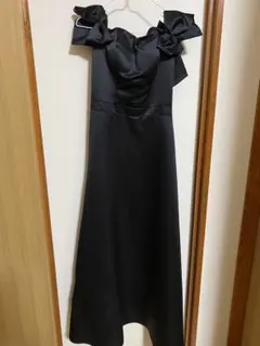 【値下げしました】オフショルダーリボン付きブラックドレス