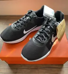 NIKE レボリューション 6 新品未使用品　27.5cm