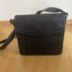 おしゃれ❣️本革黒チェック模様ショルダーバッグ