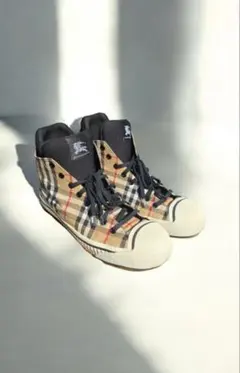 Burberry ハイカットスニーカー ノバチェックのサムネイル