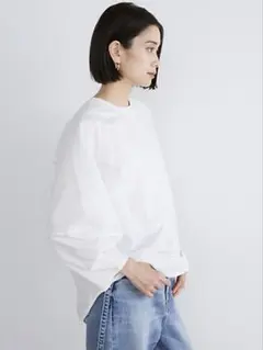 新品　未使用　INED イネド 長袖 ブラウス ホワイトのサムネイル
